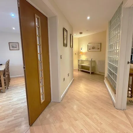 The Greenwich - Two Bedroom Apartment With Parking, Close To Ferry Terminals Southampton Exterior photo